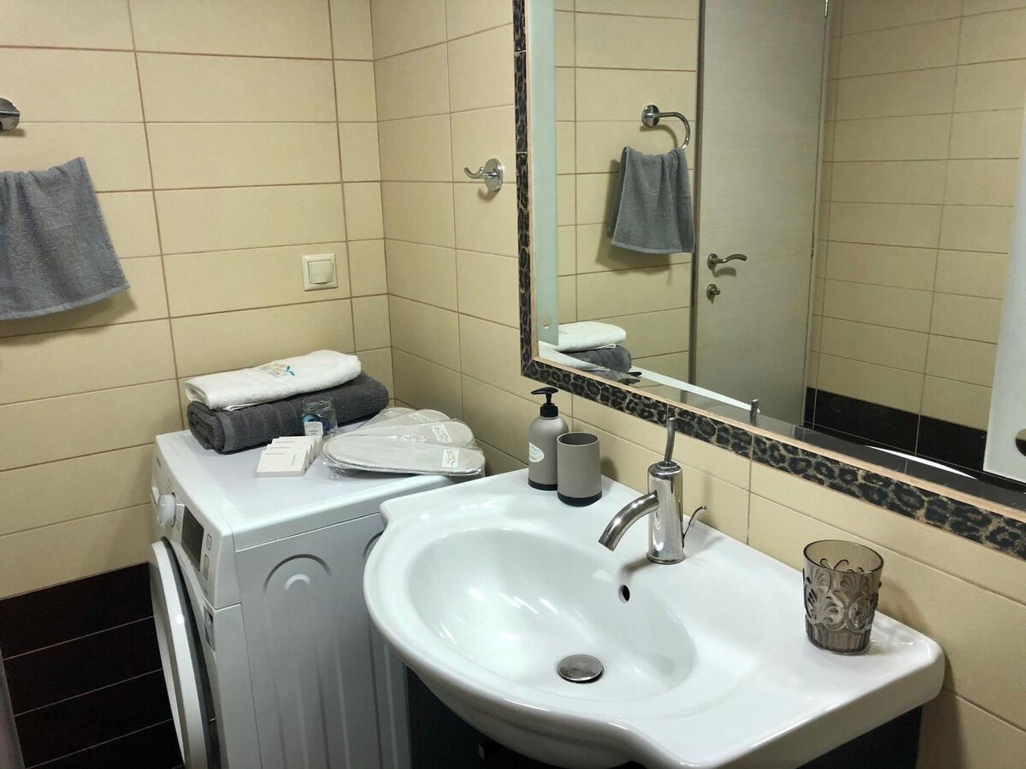 Marie Nicol 2 Bedroom Apartment 阿齐亚·佩拉加 外观 照片